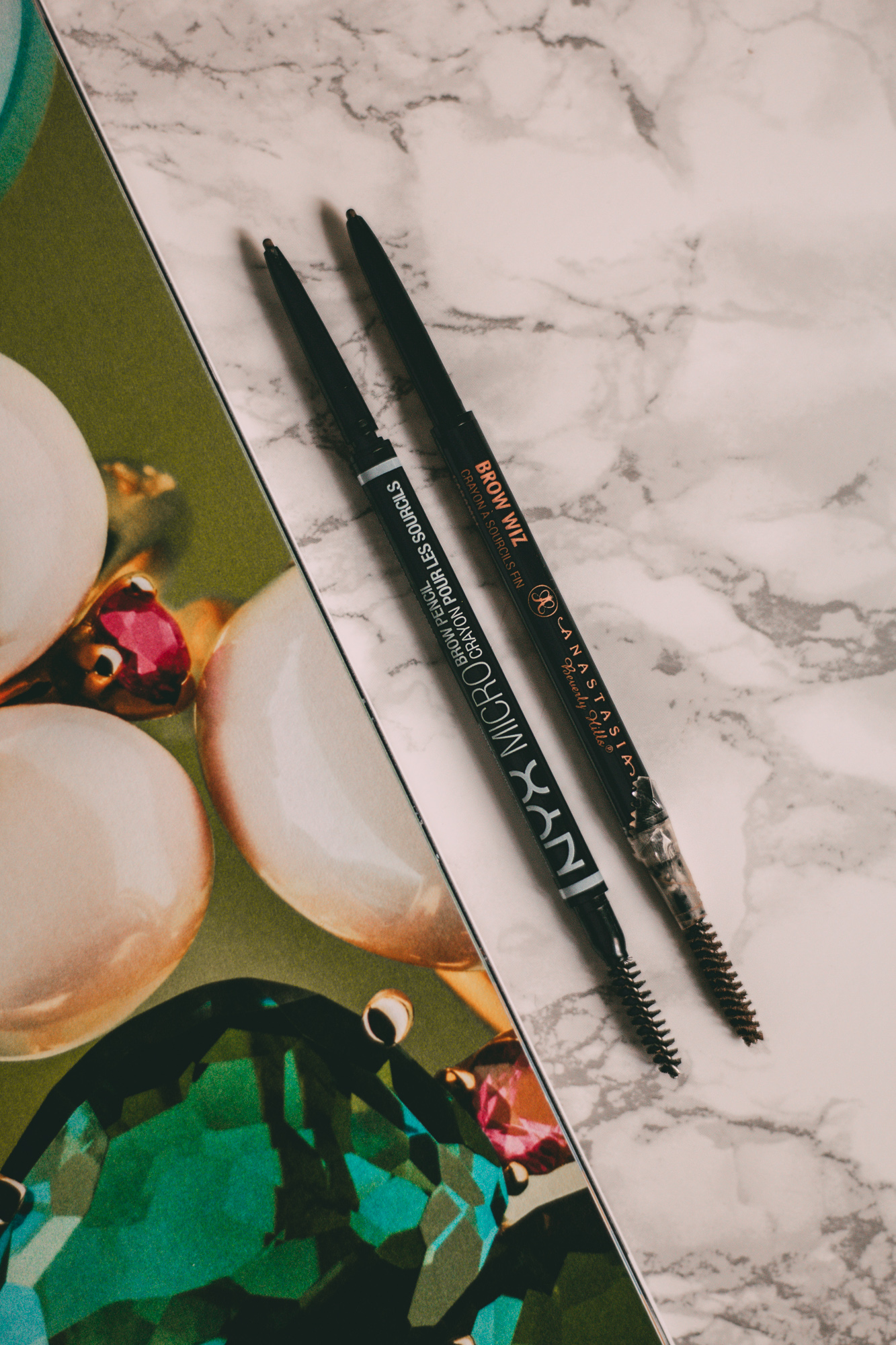 - Pencil giveherglitter vs. Micro Anastasia Wiz €12 NYX €29 Dupe Brow Brow Alarm: